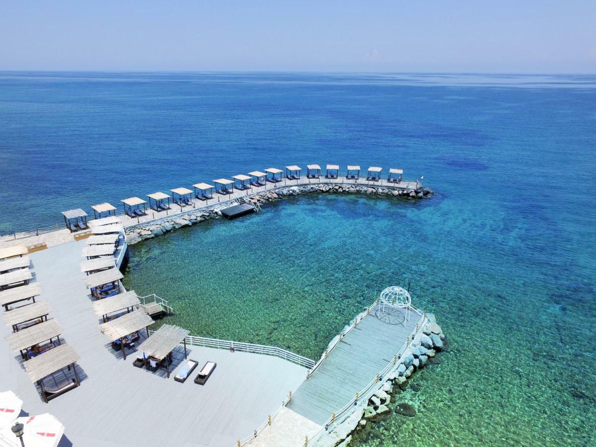Malpas Hotel Agios Epiktitos Luaran gambar